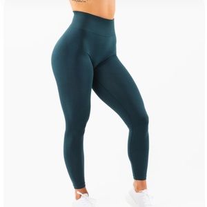 Alphalete Amplify Leggings